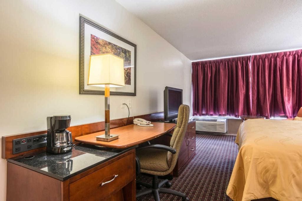 King Room - Non-Smoking room - Image 1