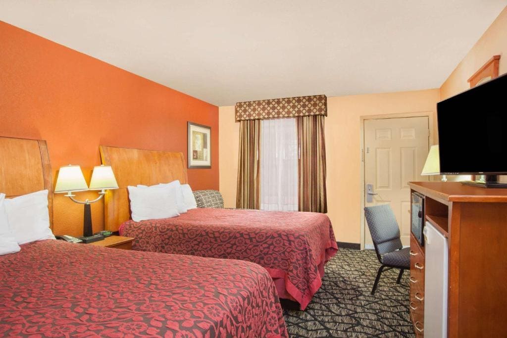 Double Room with Two Double Beds - Non-Smoking room - Image 1