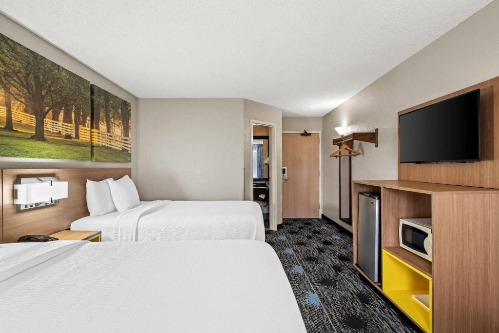Room with Two Double Beds - Non-Smoking room - Image 1