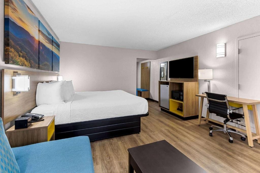 King Room - Disability Access/Non-Smoking room - Image 1