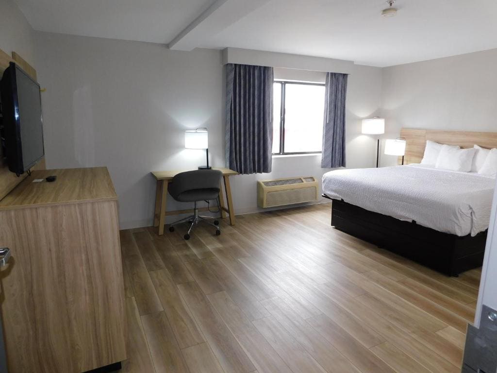 King Room - Non-Smoking room - Image 3