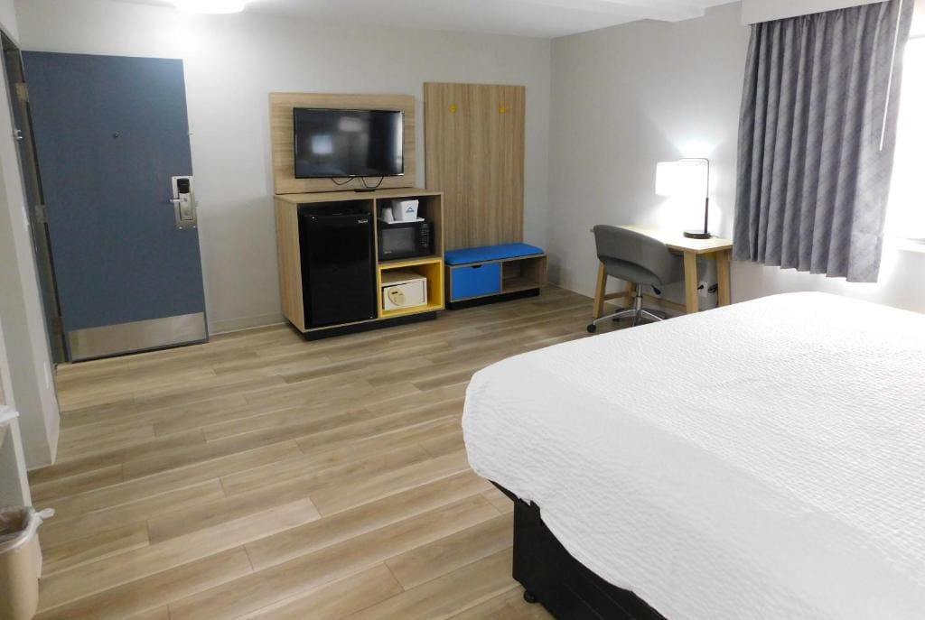 One-Bedroom Suite - Non-Smoking room - Image 1