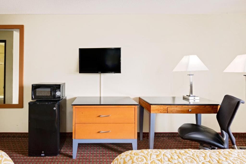 King Room - Non-Smoking room - Image 3