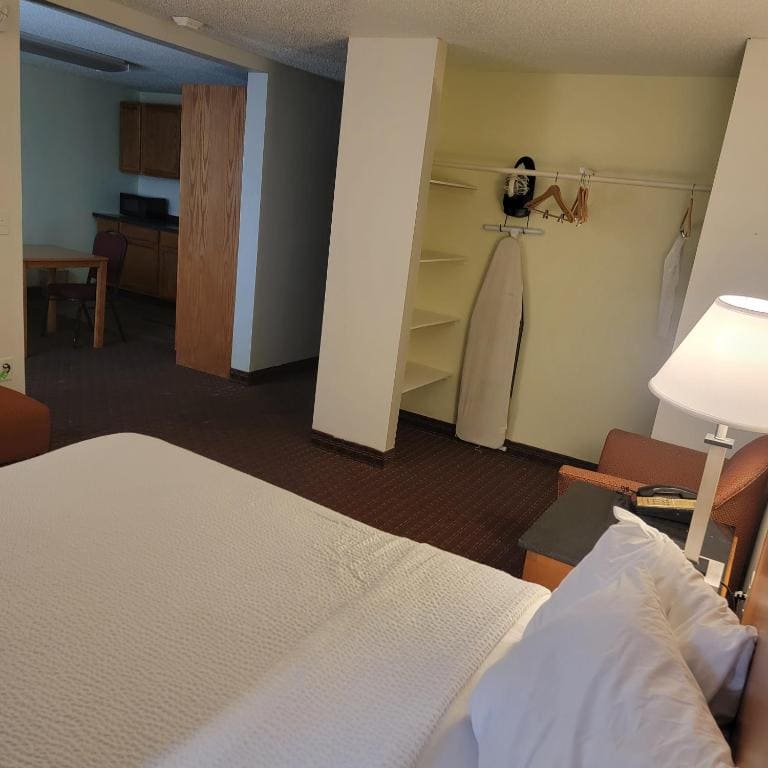 Deluxe Double Room with Two Double Beds - Non-Smoking room - Image 1