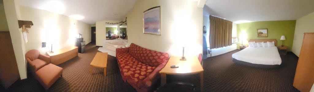 King Studio Suite with Jetted Tub - Non-Smoking room - Image 1