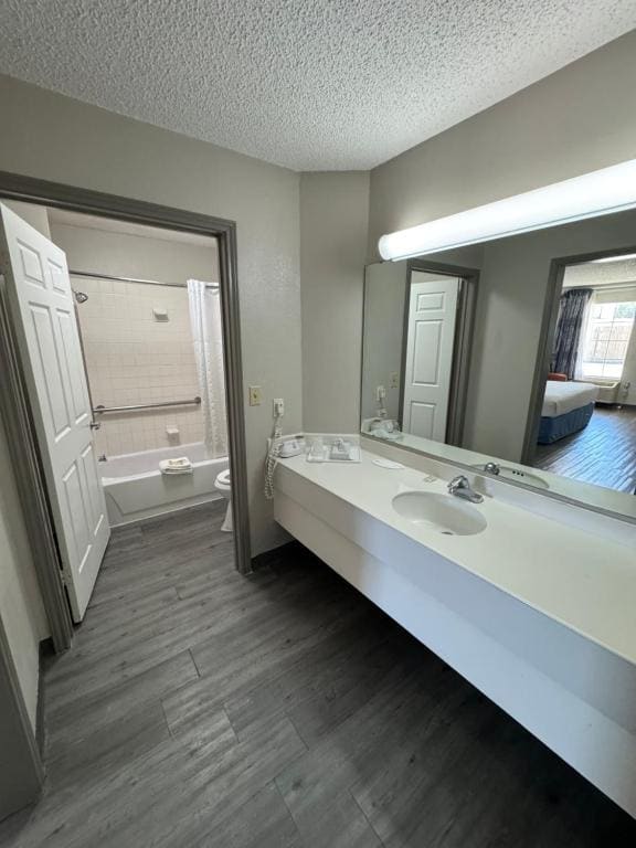 King Studio Suite - Non-Smoking room - Image 3