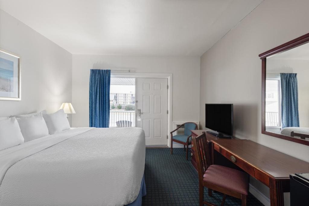 King Room - Non-Smoking First or Second Floor room - Image 1