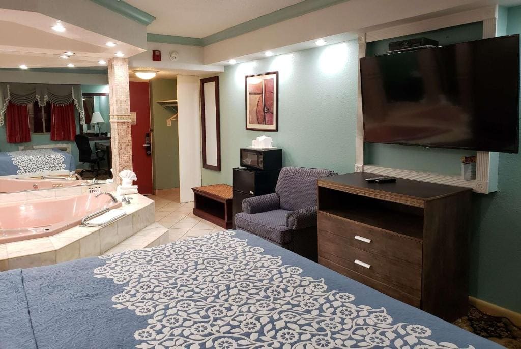 King Studio Suite - Smoking room - Image 1