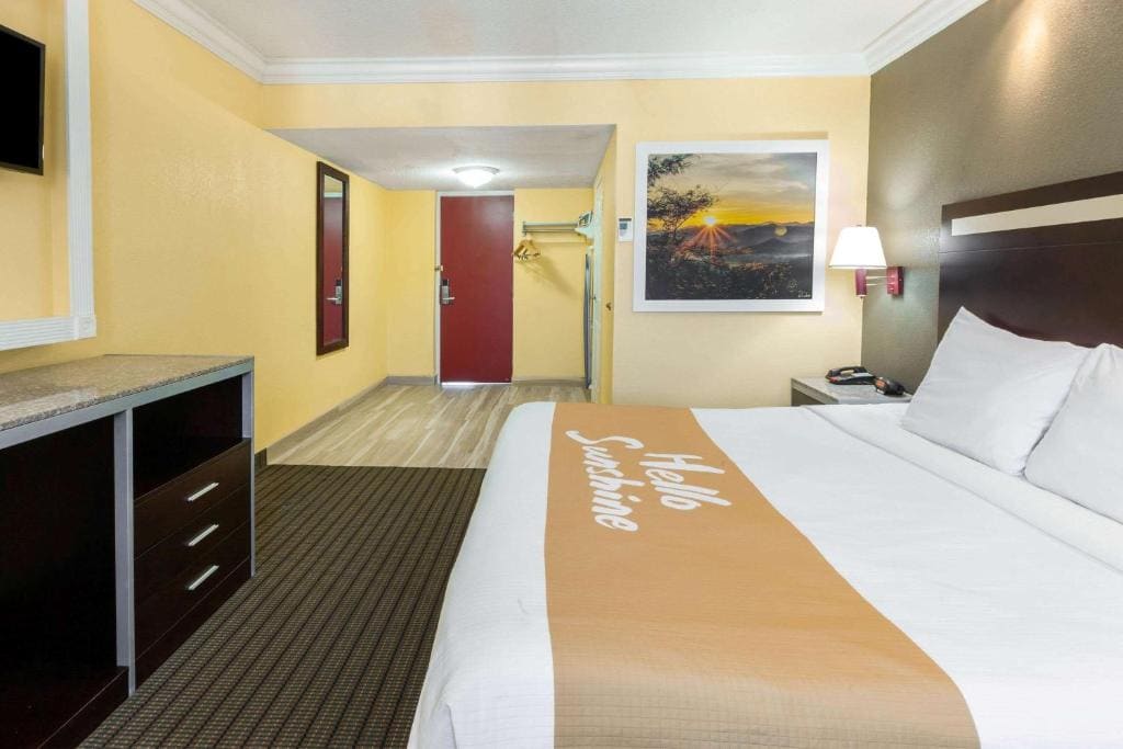 King Room - Smoking room - Image 3