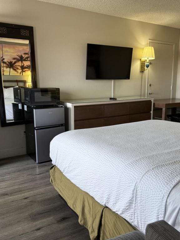 King Room - Non-Smoking room - Image 1
