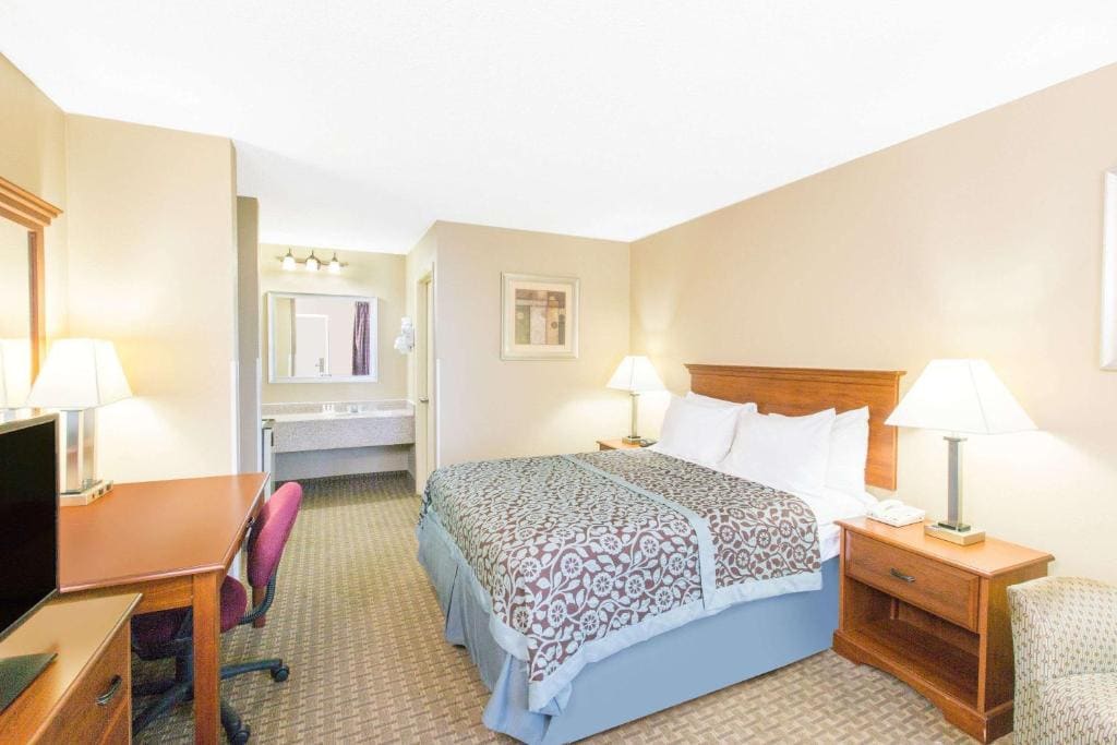 King Room - Non-Smoking room - Image 1