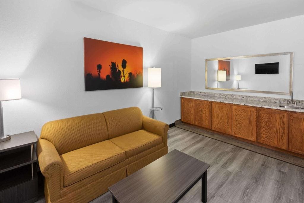 1 King Bed, Mobility/Hearing Access Studio Suite, Tub w/ Grab Bars, Non-Smoking room - Image 2