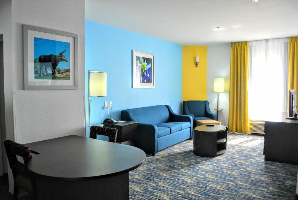 King Studio Suite - Non-Smoking room - Image 2