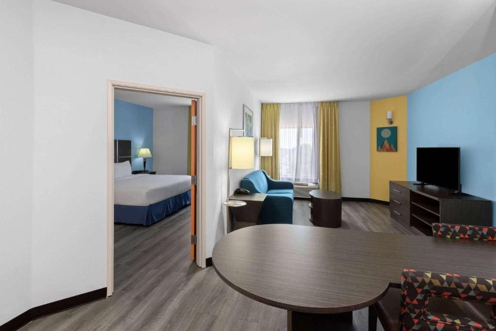 King Studio Suite - Non-Smoking room - Image 1