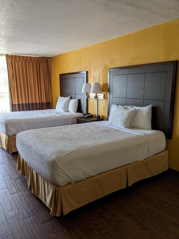Deluxe Queen Room with Two Queen Beds - Non-Smoking room - Image 1