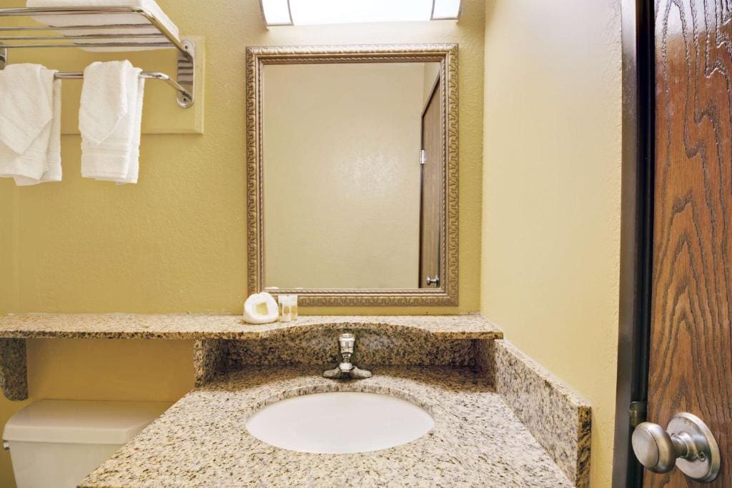 Double Room - Non-Smoking room - Image 1