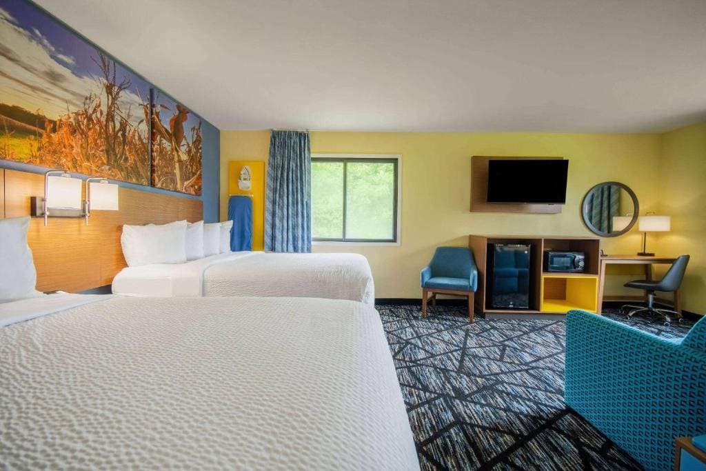 Studio Suite with Two Queen Beds - Non-Smoking room - Image 1