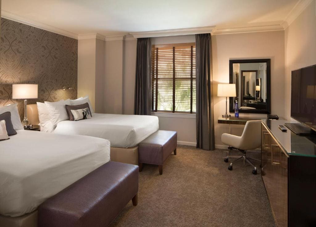 Premium Double Room with Two Double Beds and City View room - Image 1
