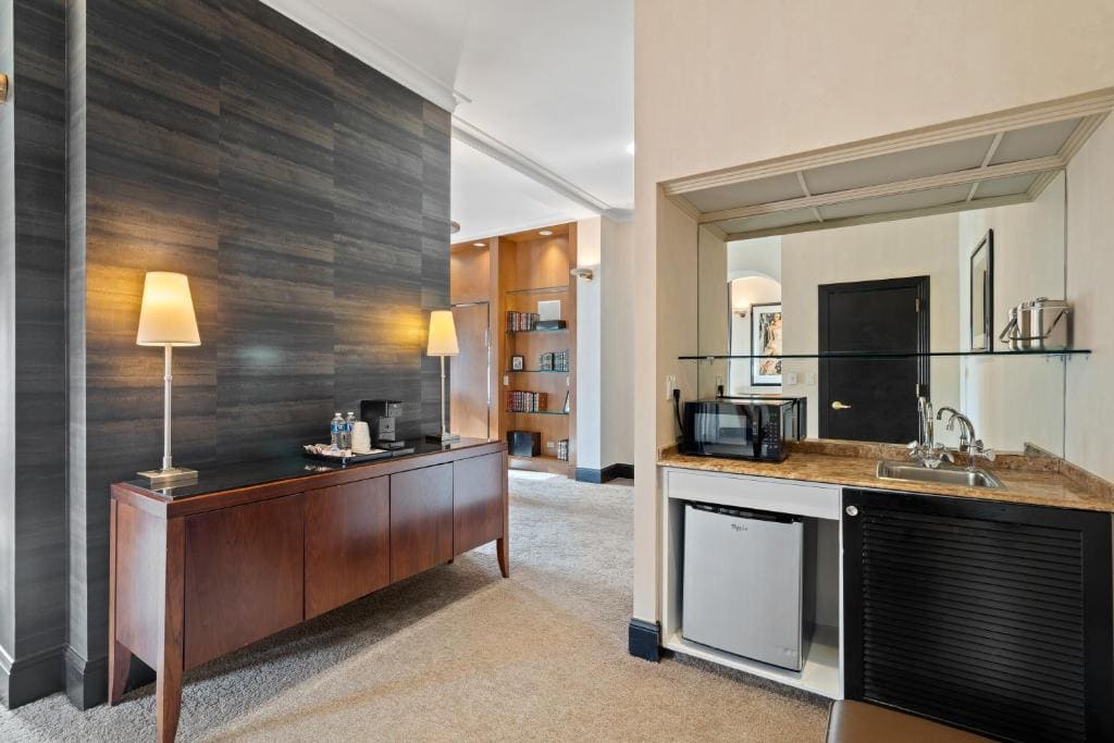 One-Bedroom Suite with Kitchenette and Sofa Bed room - Image 1