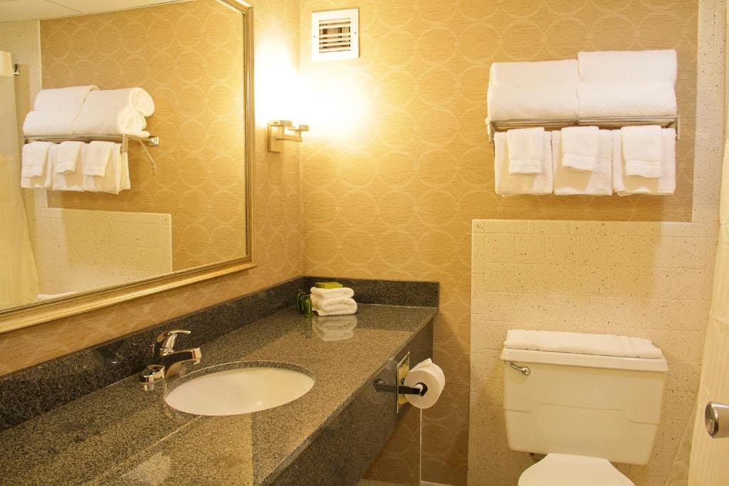 Business King Room room - Image 2
