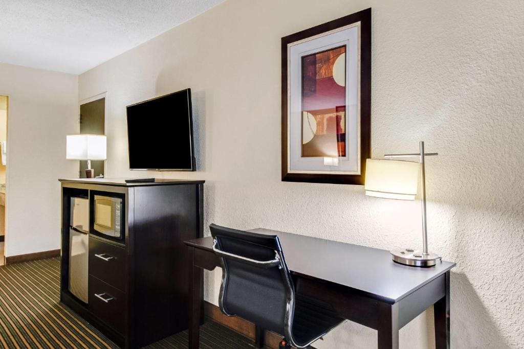 King Room - Non-Smoking room - Image 3