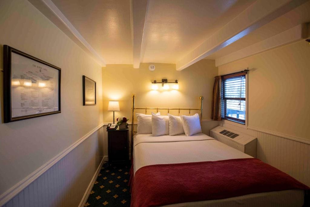 3rd Deck Queen Stateroom room - Image 1