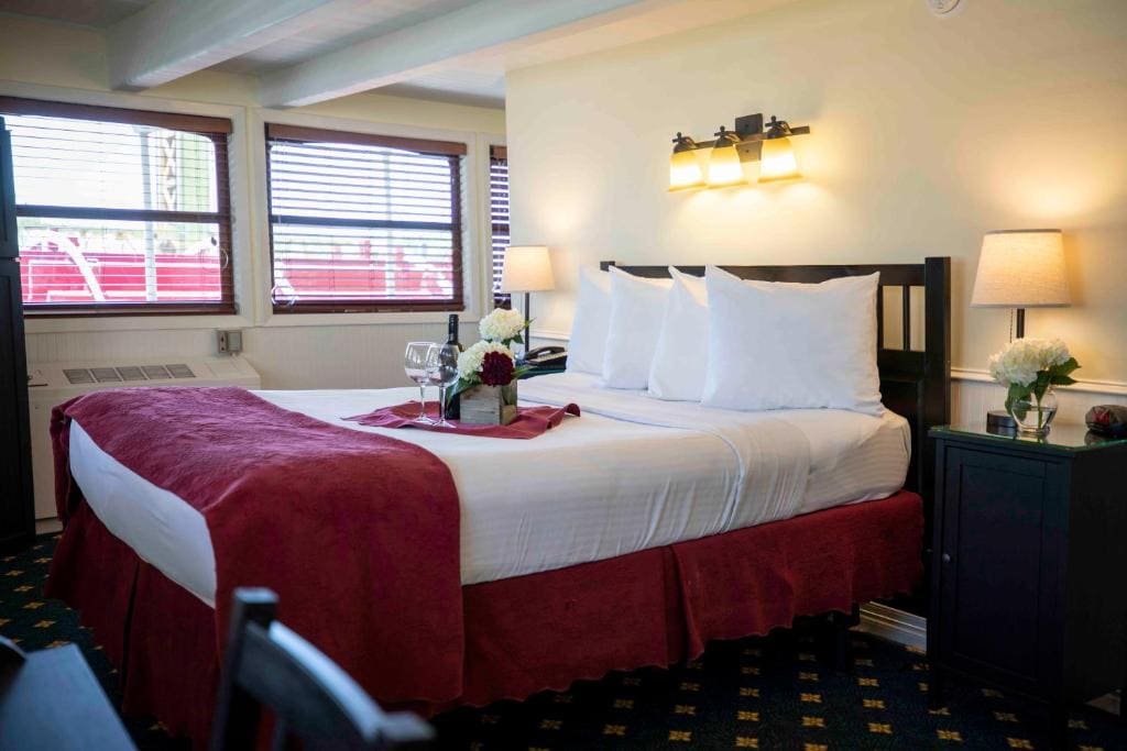 Deluxe Queen Room with City View - Disability Access room - Image 1