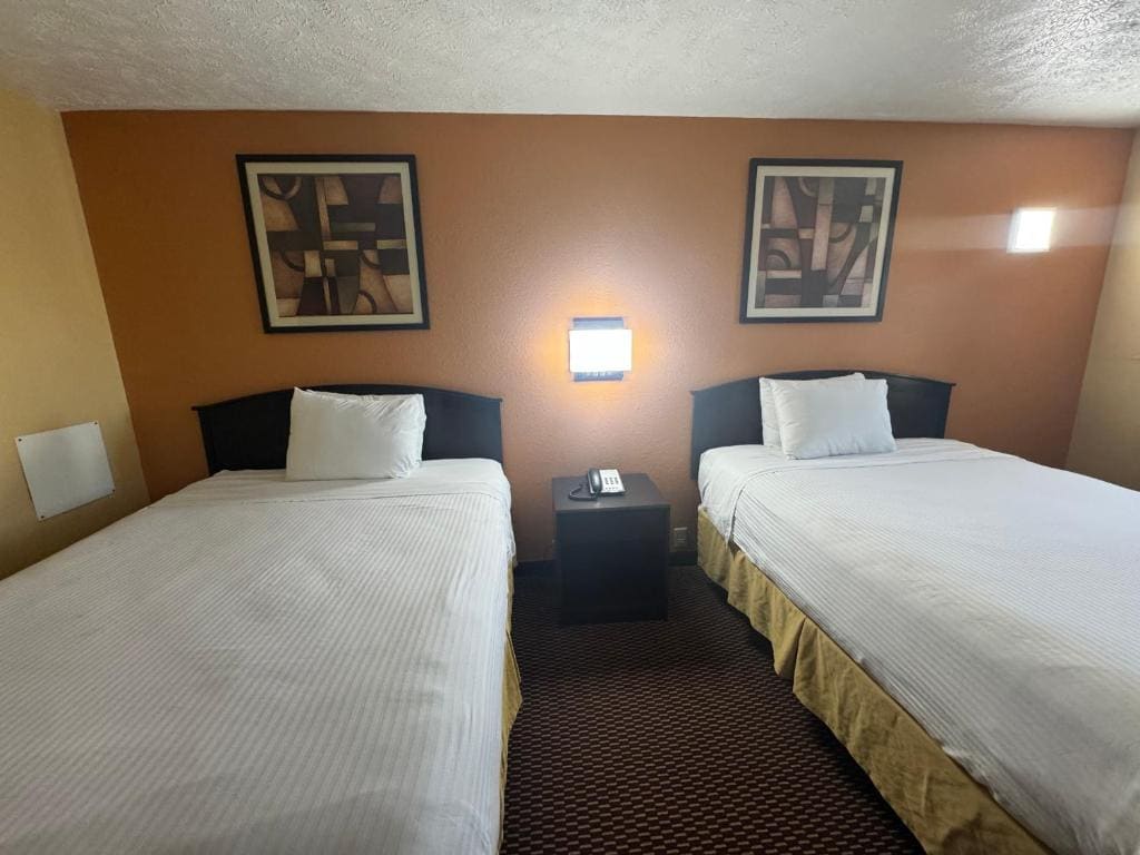 Queen Room with Two Queen Beds room - Image 1