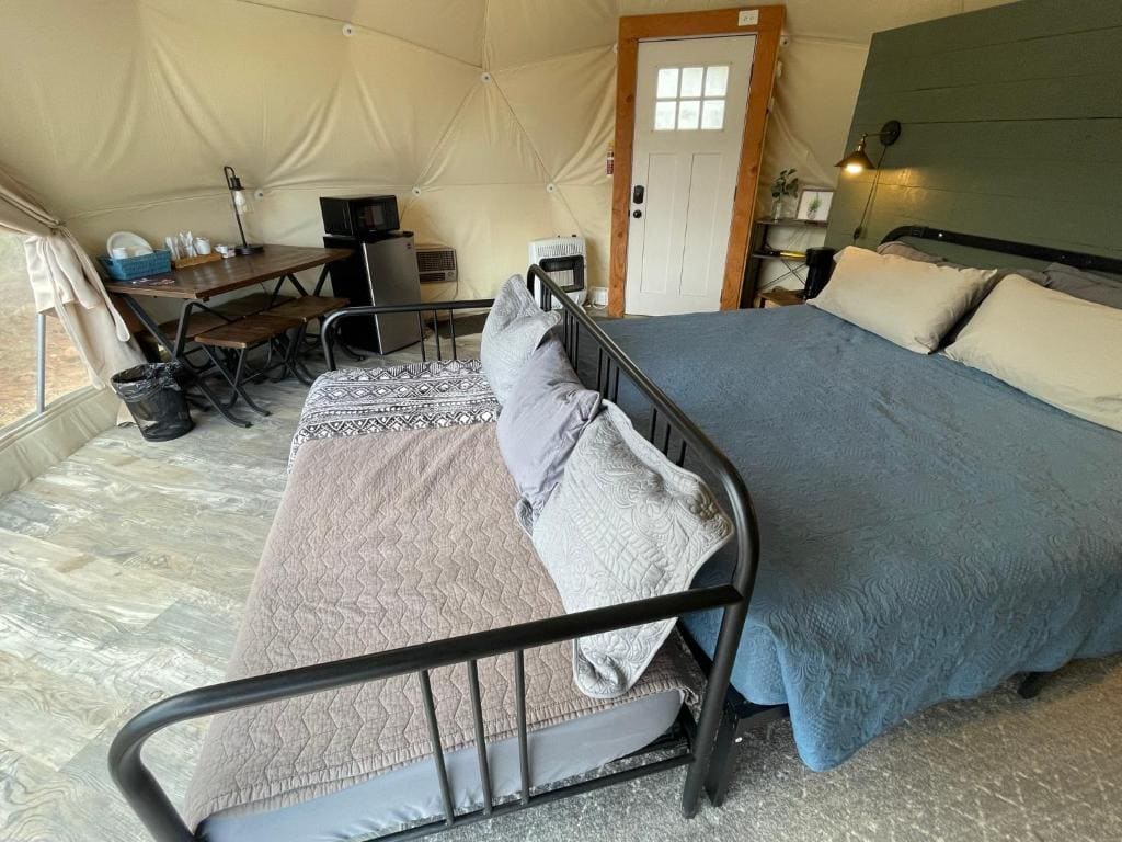 Tent room - Image 3