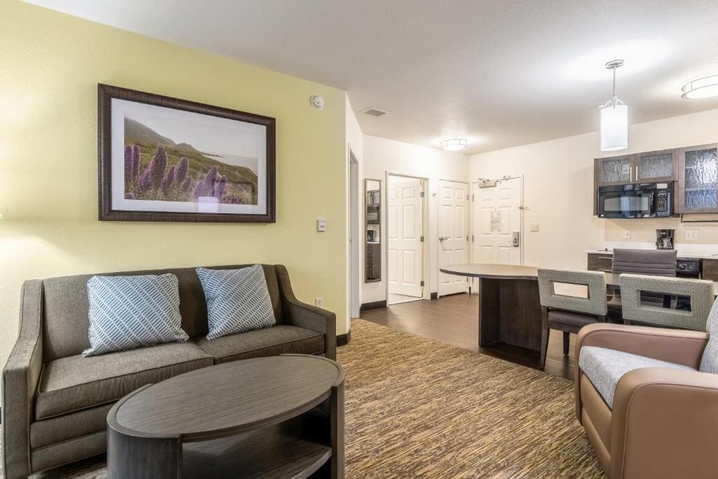 One-Bedroom King Suite room - Image 1