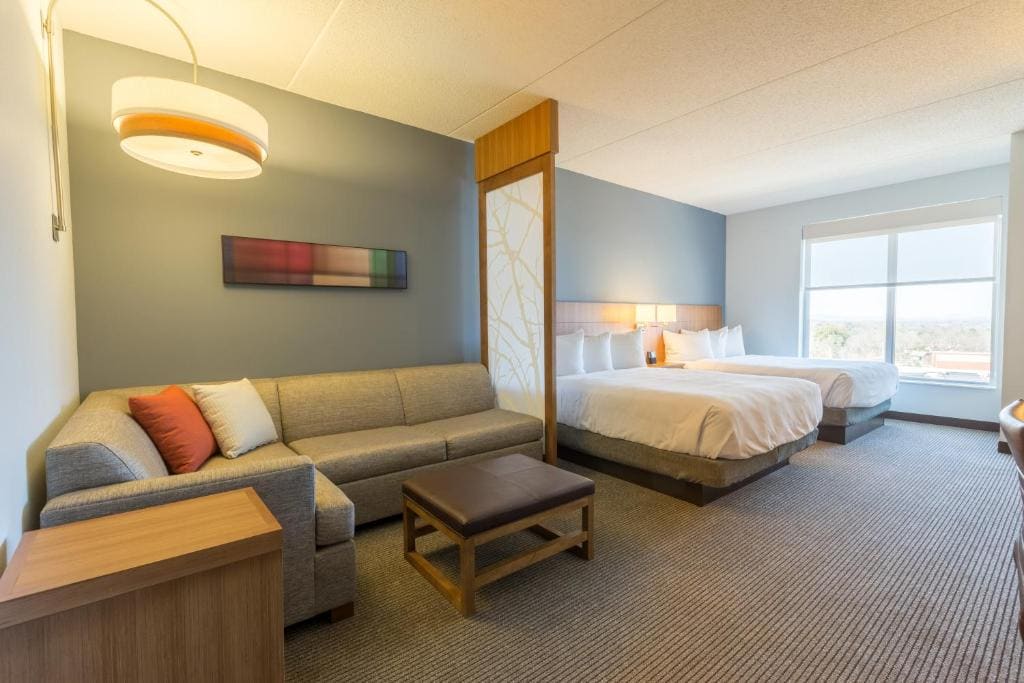 Queen Room with Two Queen Beds room - Image 2