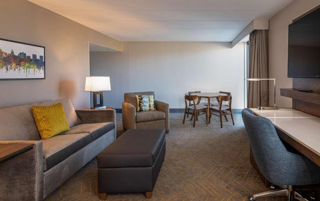 Corner King Studio Suite room - Image 1