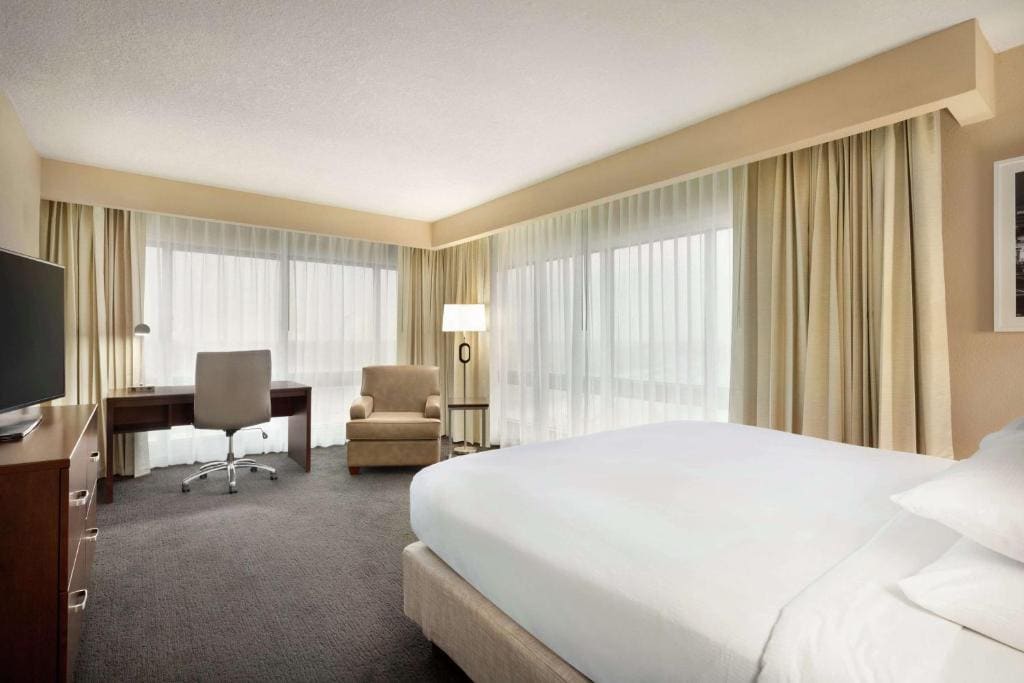 Corner King Room room - Image 1