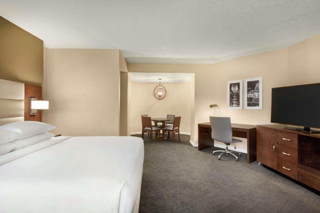 King Room with Walk-In Shower room - Image 2