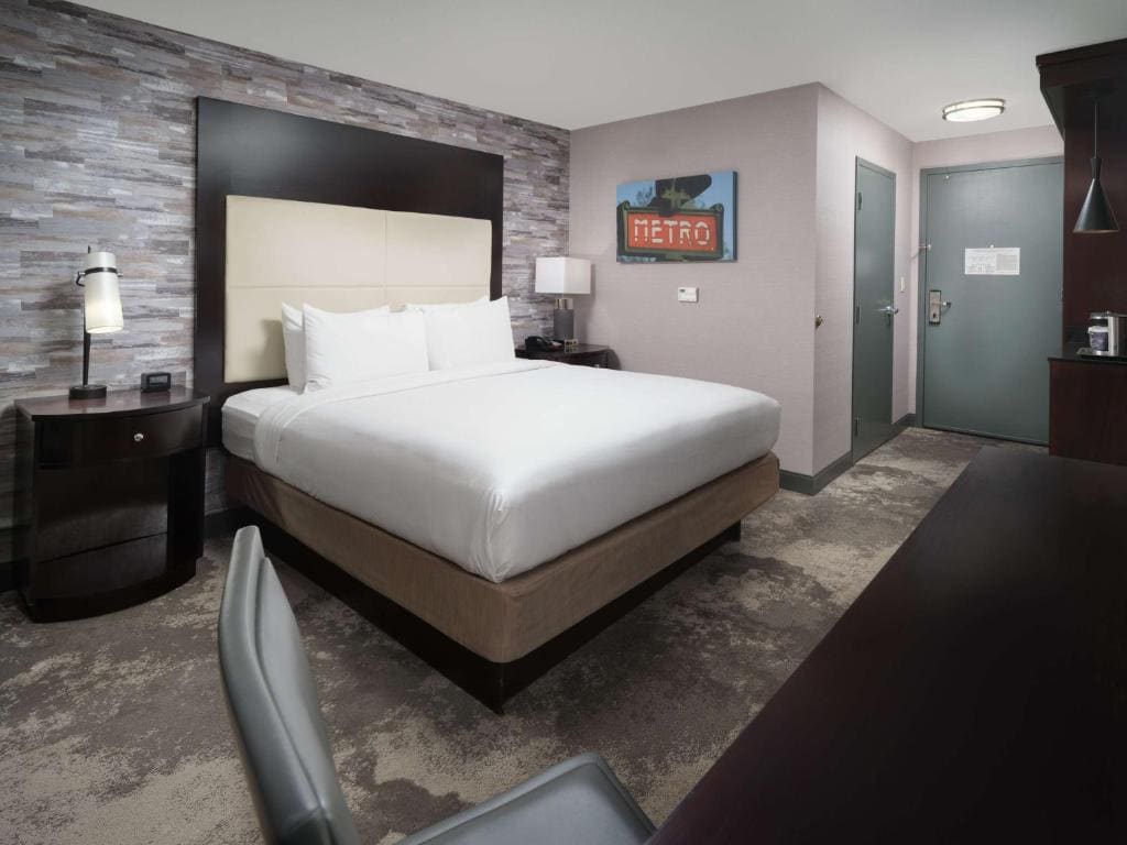 King Room - Non-Smoking room - Image 1