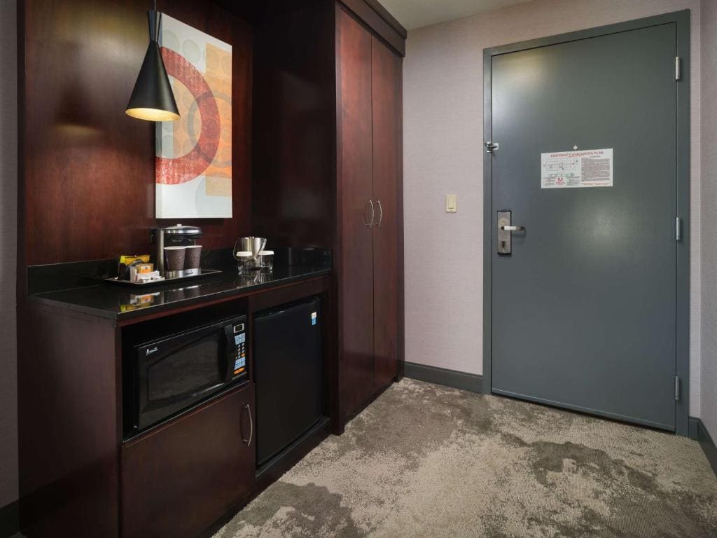 King Room - Non-Smoking room - Image 2