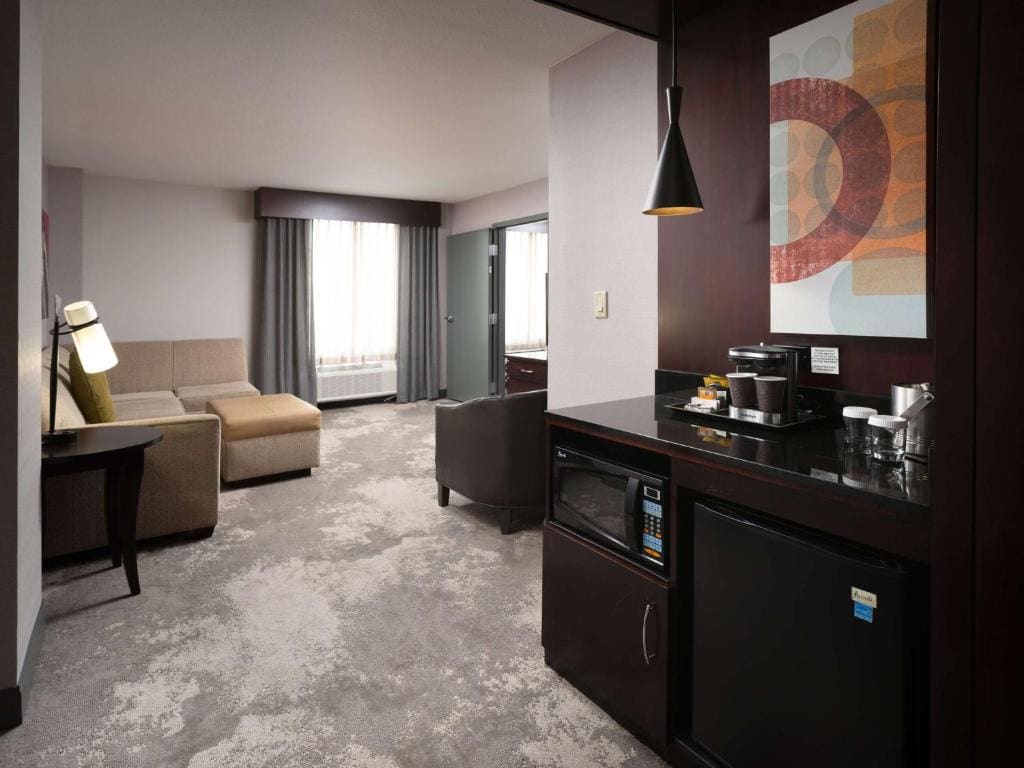 King Suite with Spa Bath room - Image 1