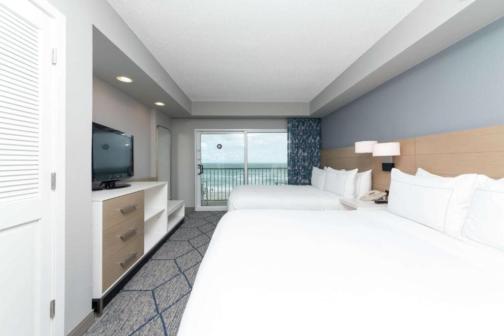 Queen Suite with Two Queen Beds and Ocean View room - Image 2