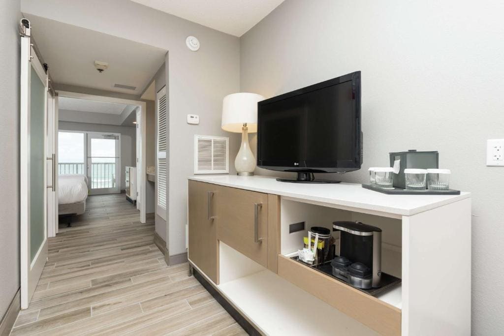 Two-Room Oceanfront King Suite - High Floor room - Image 1