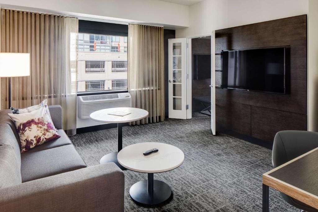 Premium Double Suite room - Image 2