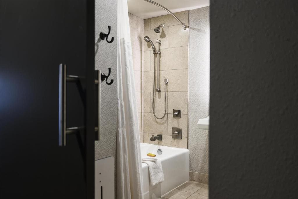 King Room with Mobility Accessible Tub room - Image 1