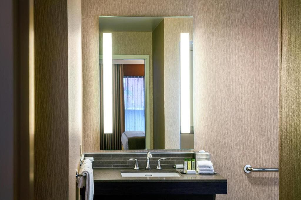 1 KG ACC BATHTUB room - Image 3