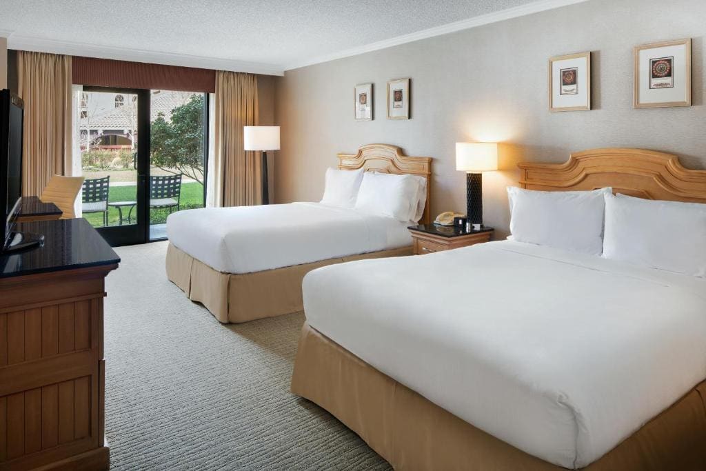 2 QN ACC BATHTUB room - Image 2