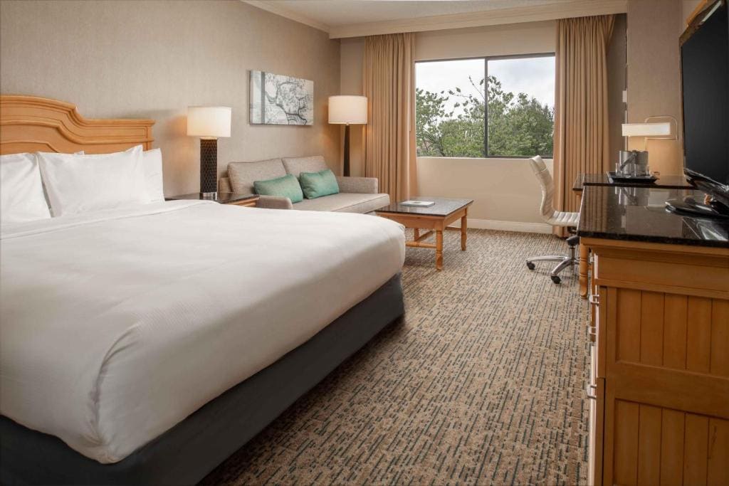 1 KING WITH COURTYARD VIEW room - Image 1