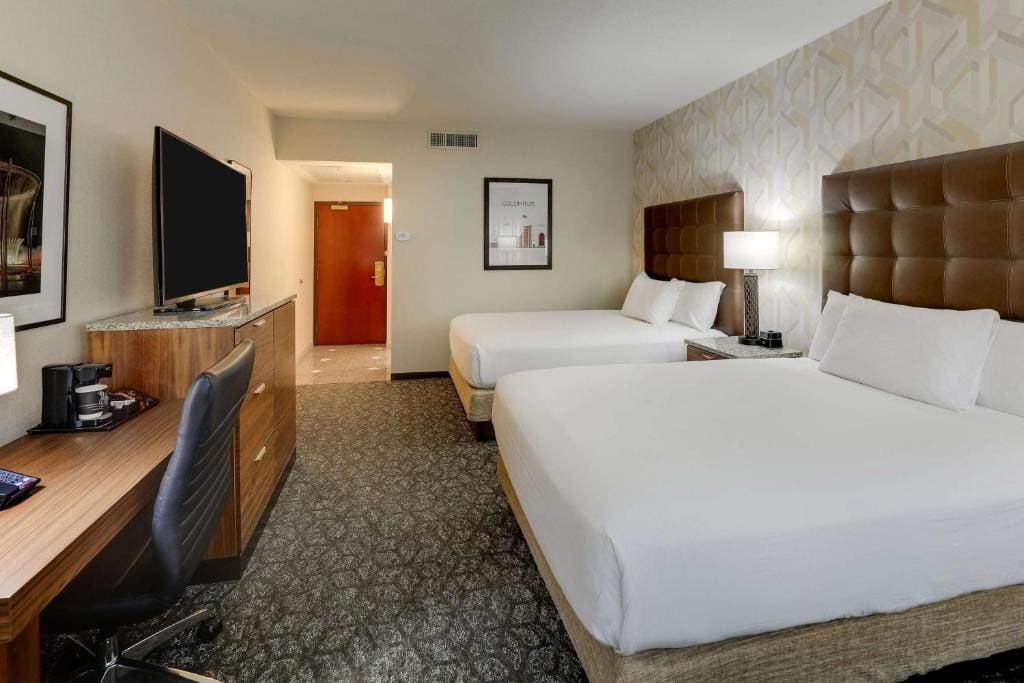 Deluxe Room with Two Queen Beds - Accessible, Roll-in Shower room - Image 2