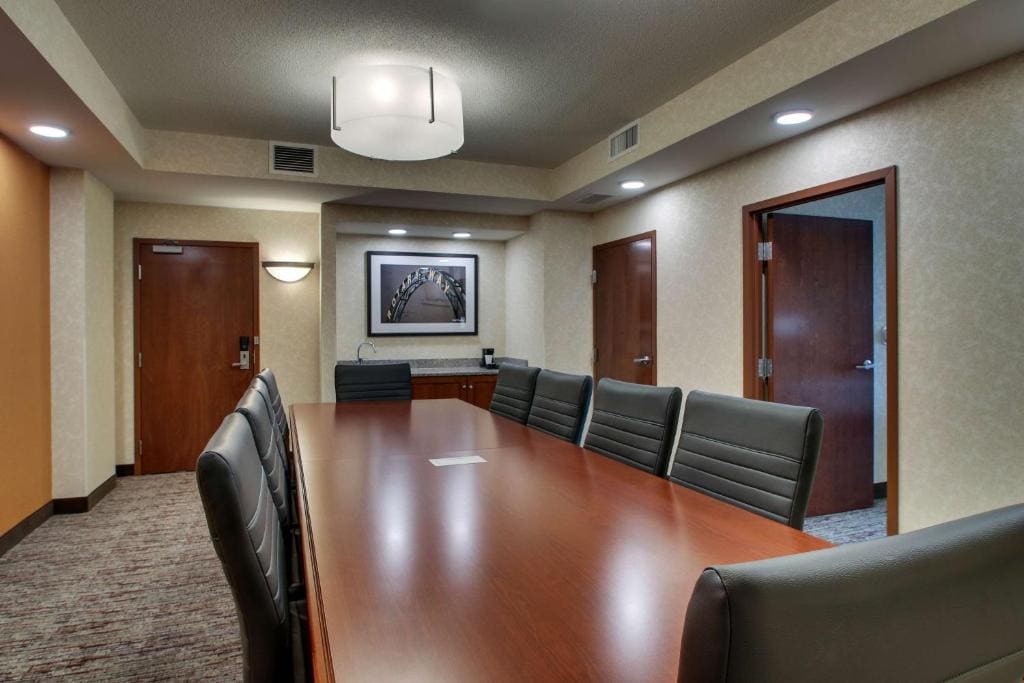 Deluxe King Meeting Room, 2 Rooms - Accessible , Tub room - Image 1