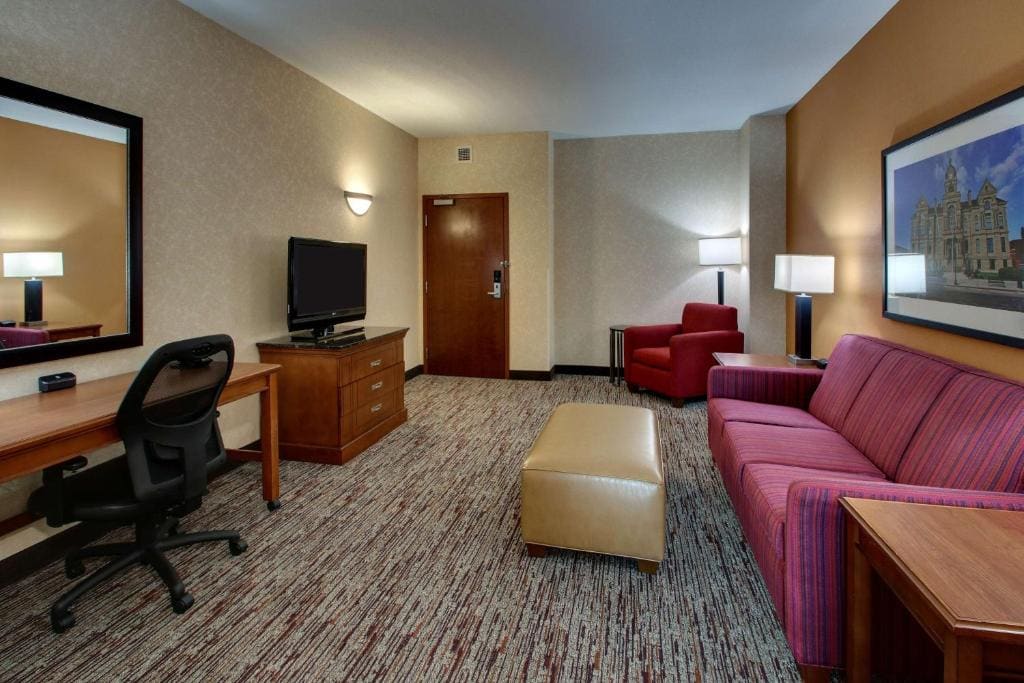 Queen Suite room - Image 1