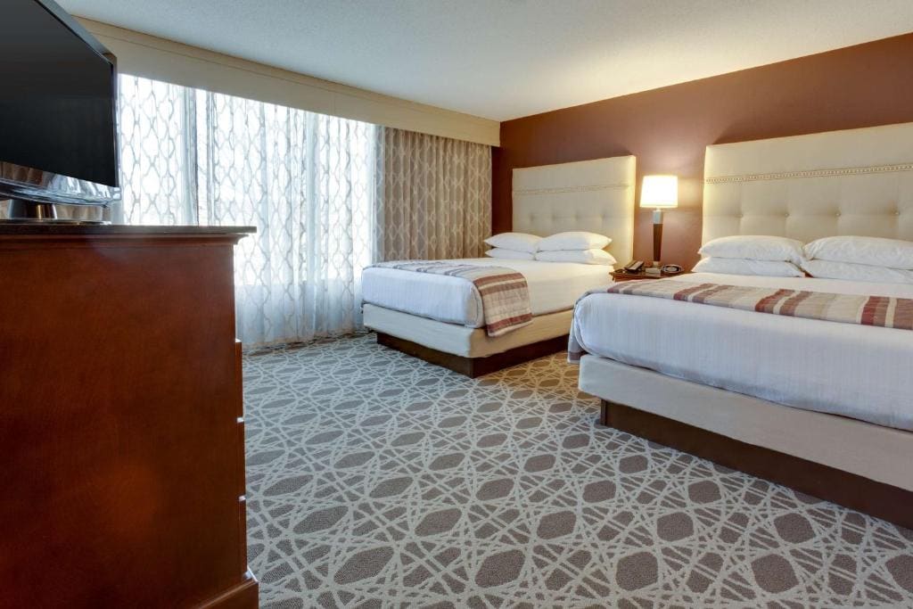Queen Suite room - Image 1