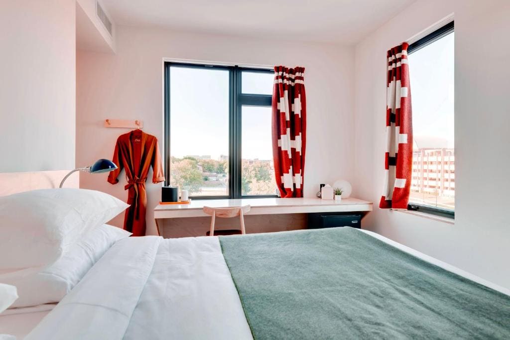 City View King room - Image 1