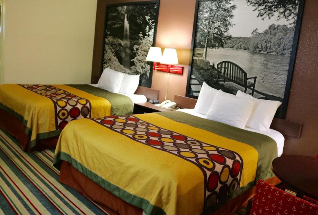Queen Room with Two Queen Beds - Smoking room - Image 1